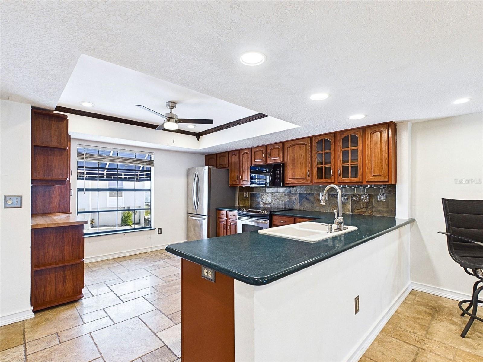 Image 10 of 50 For 745 Pinellas Bayway S 202