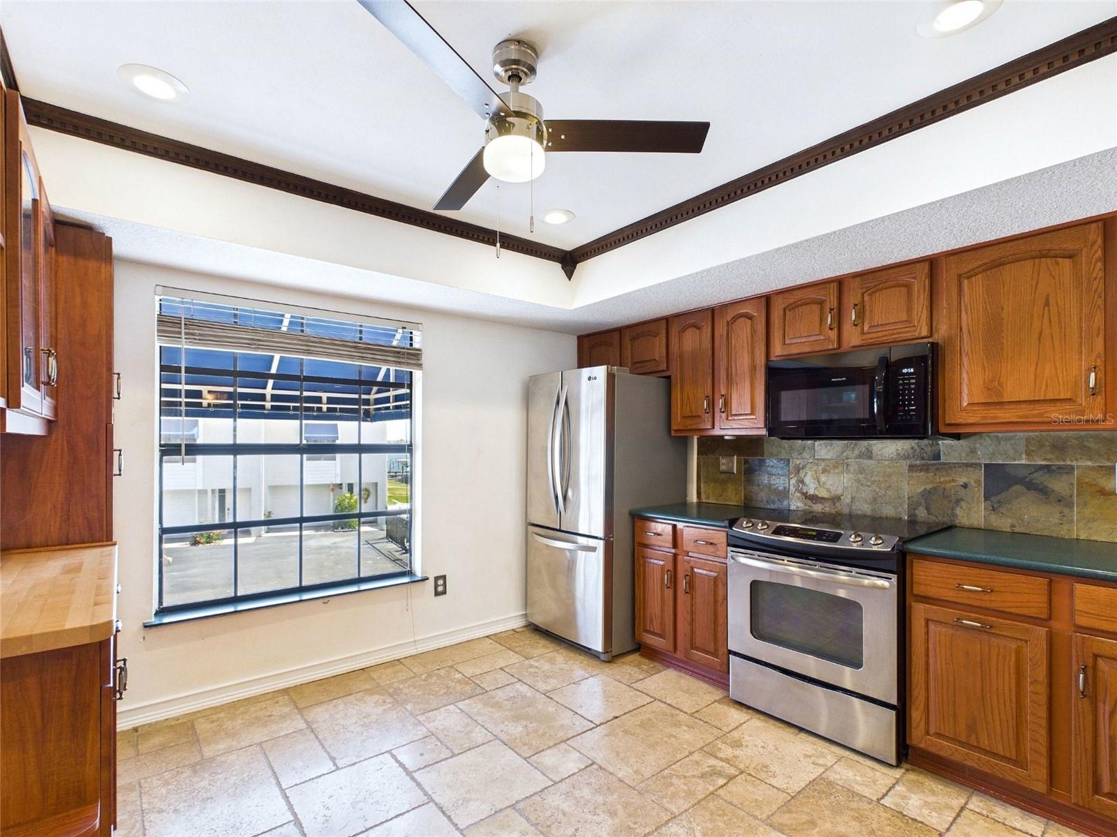 Image 12 of 50 For 745 Pinellas Bayway S 202