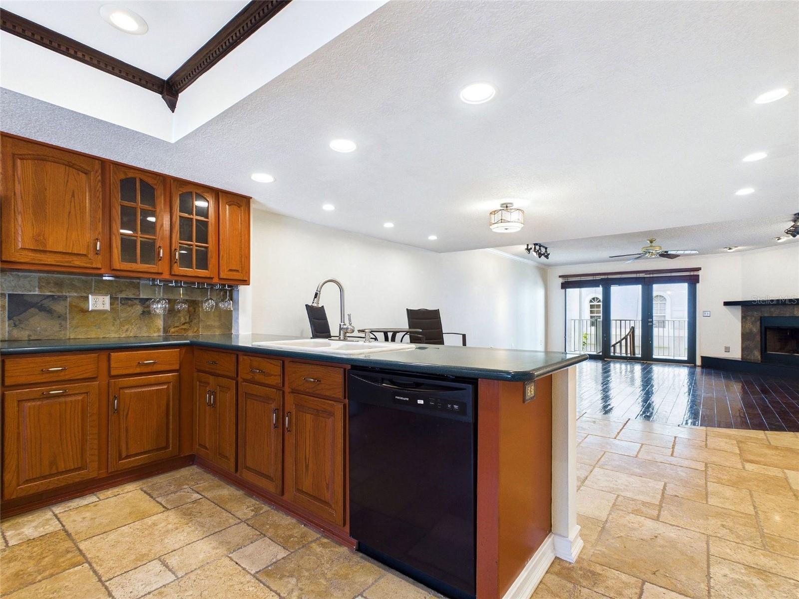 Image 13 of 50 For 745 Pinellas Bayway S 202