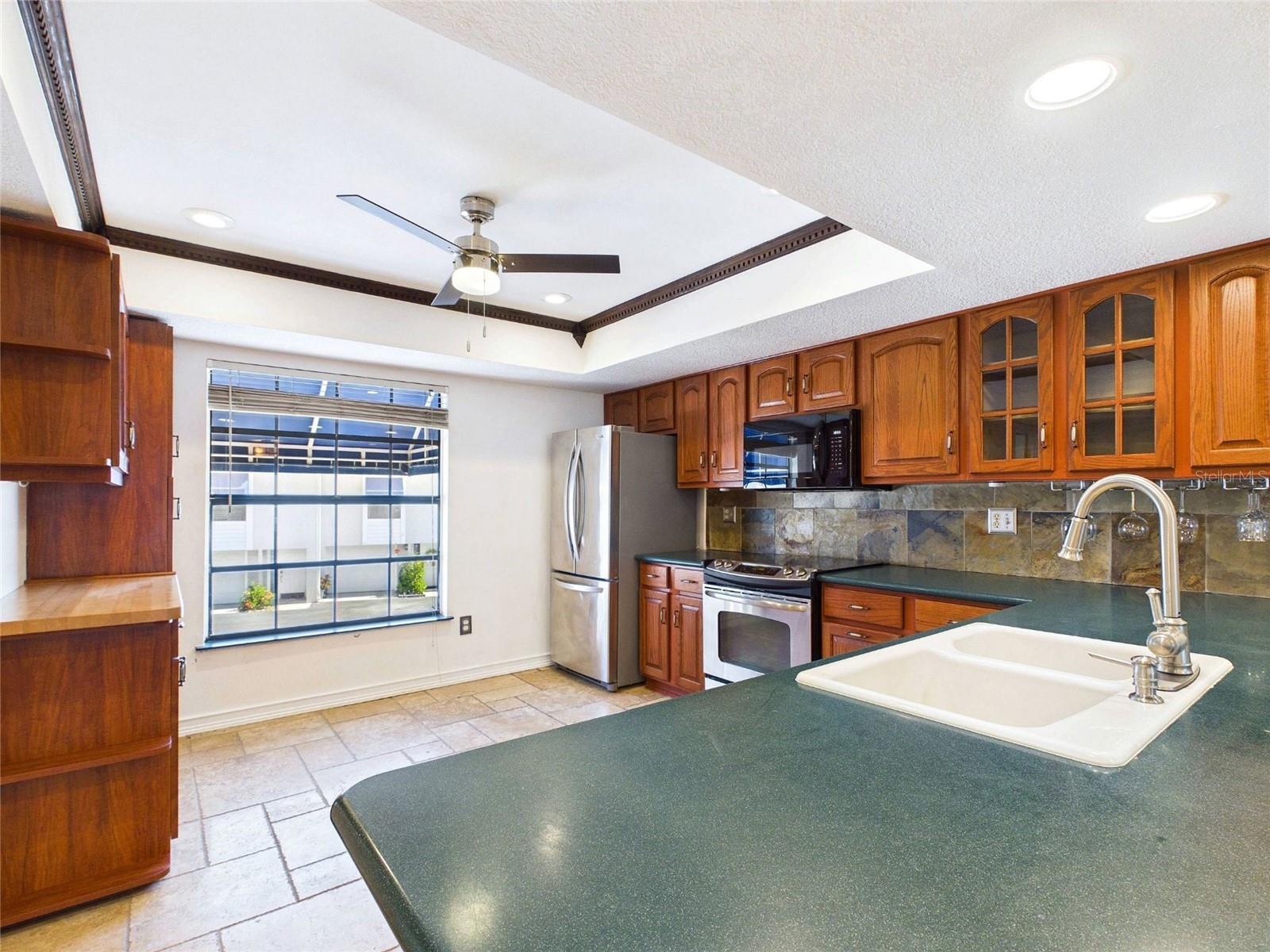 Image 16 of 50 For 745 Pinellas Bayway S 202