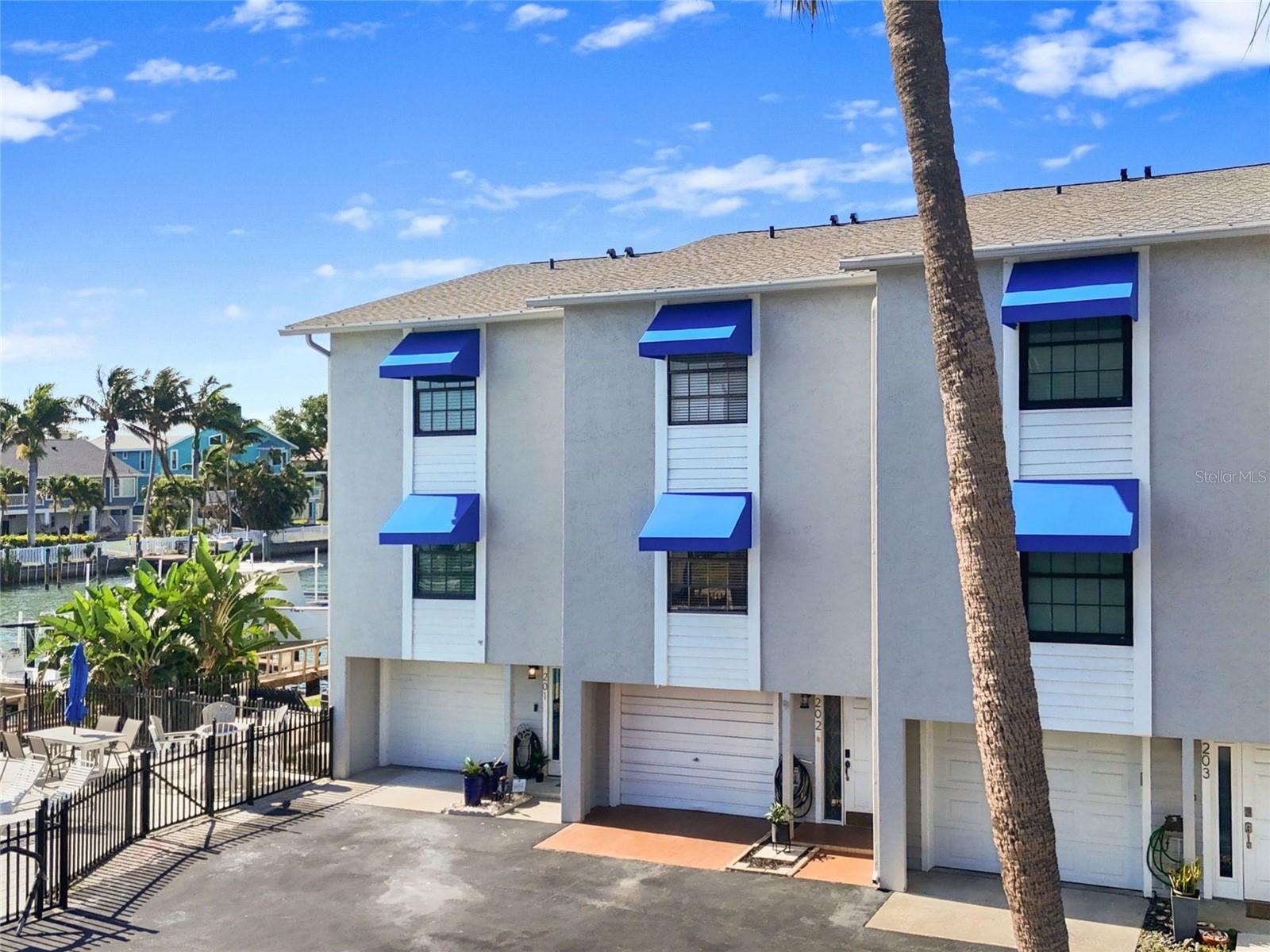 Image 3 of 50 For 745 Pinellas Bayway S 202