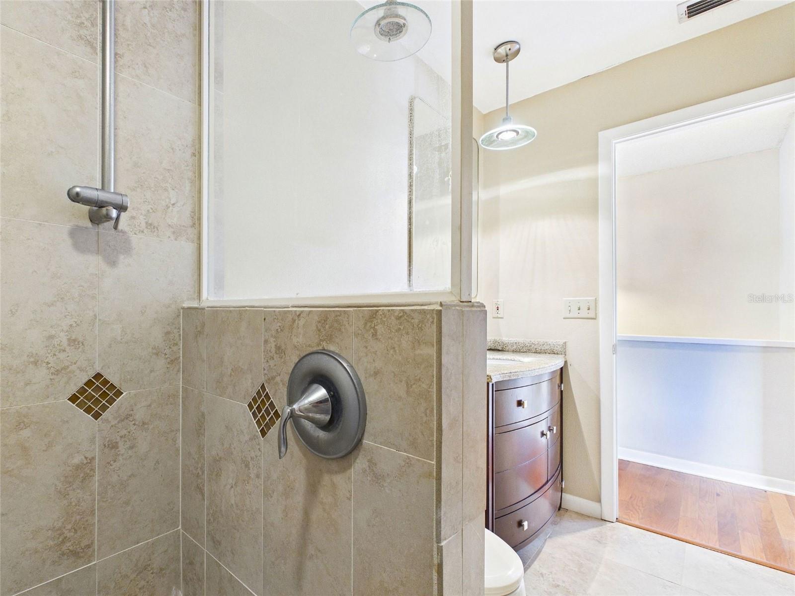 Image 33 of 50 For 745 Pinellas Bayway S 202