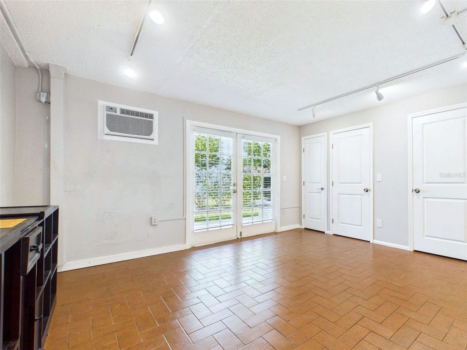 Image 34 of 50 For 745 Pinellas Bayway S 202