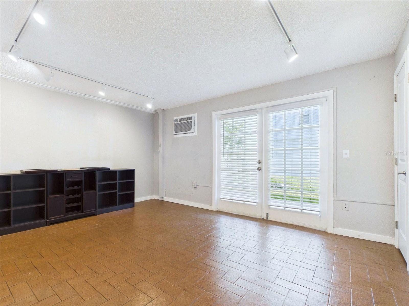 Image 35 of 50 For 745 Pinellas Bayway S 202