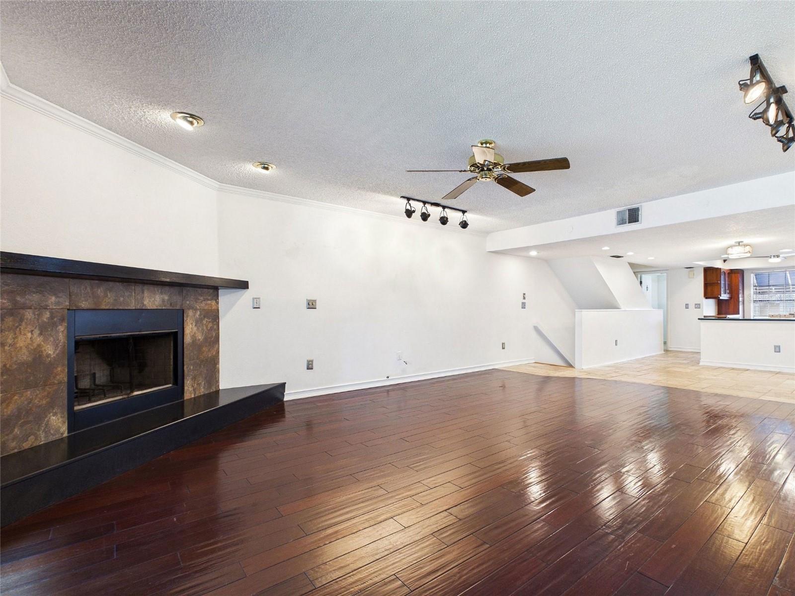 Image 5 of 50 For 745 Pinellas Bayway S 202