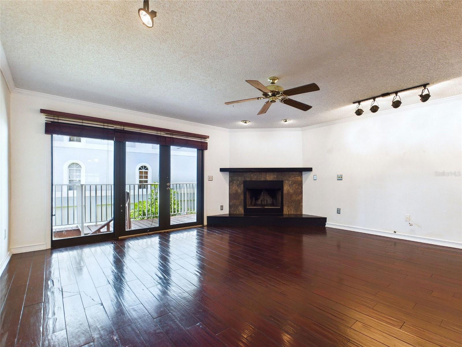 Image 7 of 50 For 745 Pinellas Bayway S 202