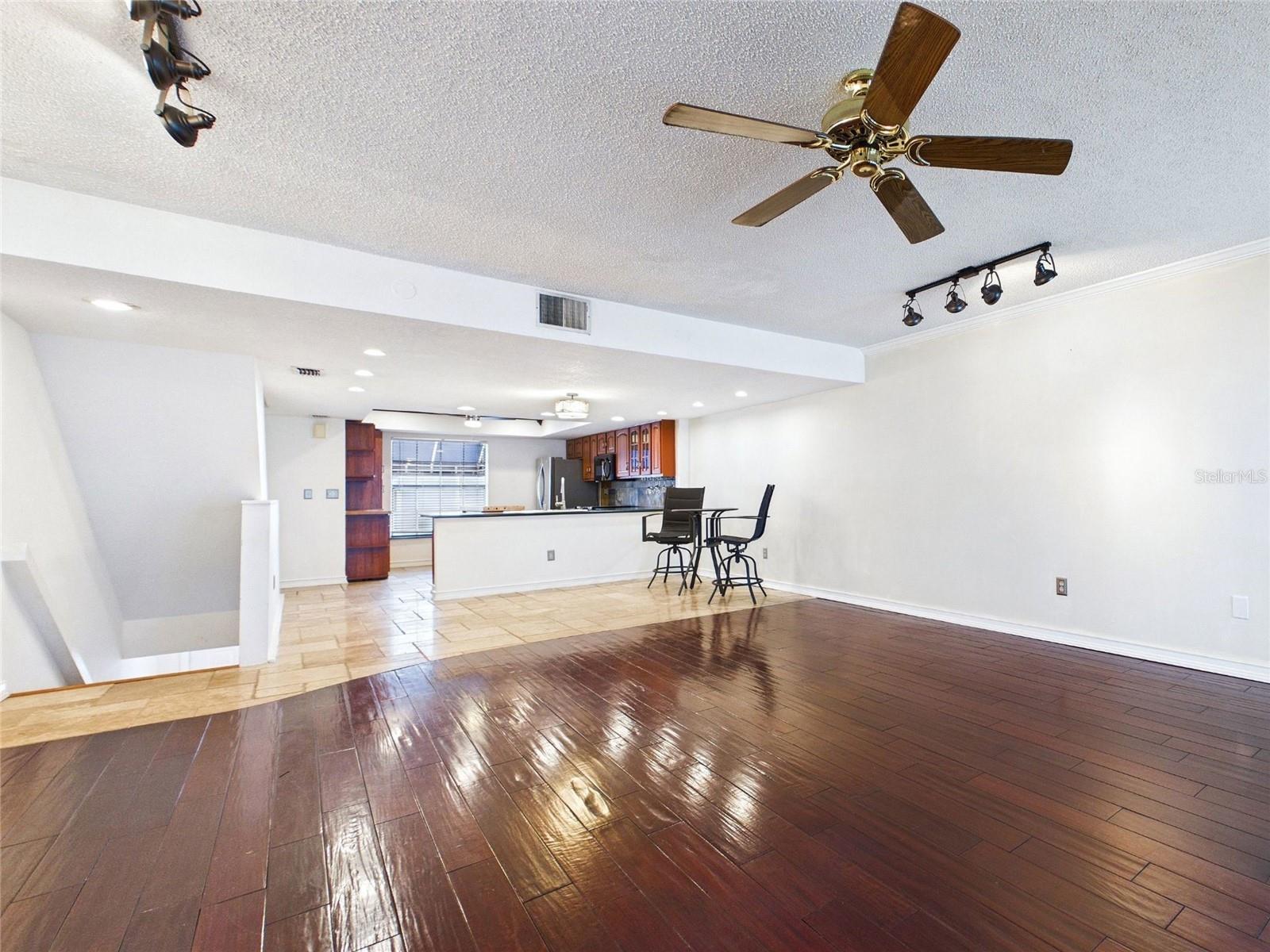 Image 8 of 50 For 745 Pinellas Bayway S 202