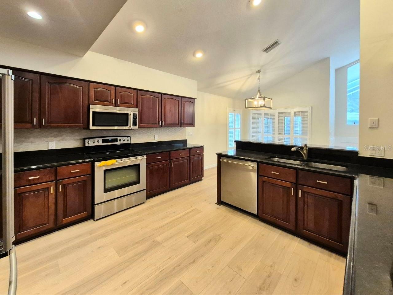 Image 13 of 68 For 2214 Green Oaks Lane
