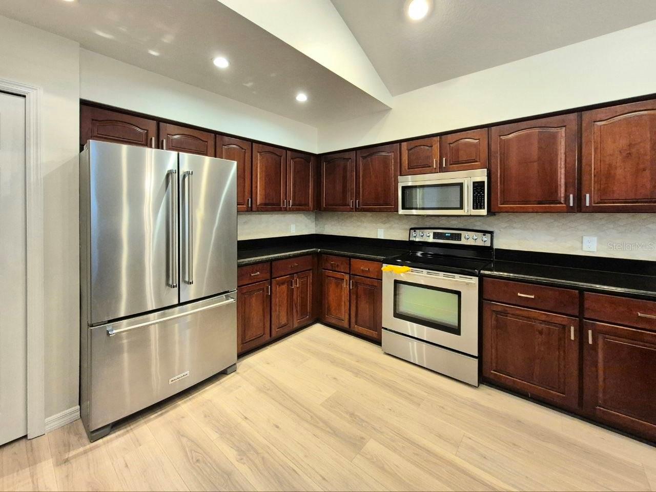 Image 16 of 68 For 2214 Green Oaks Lane