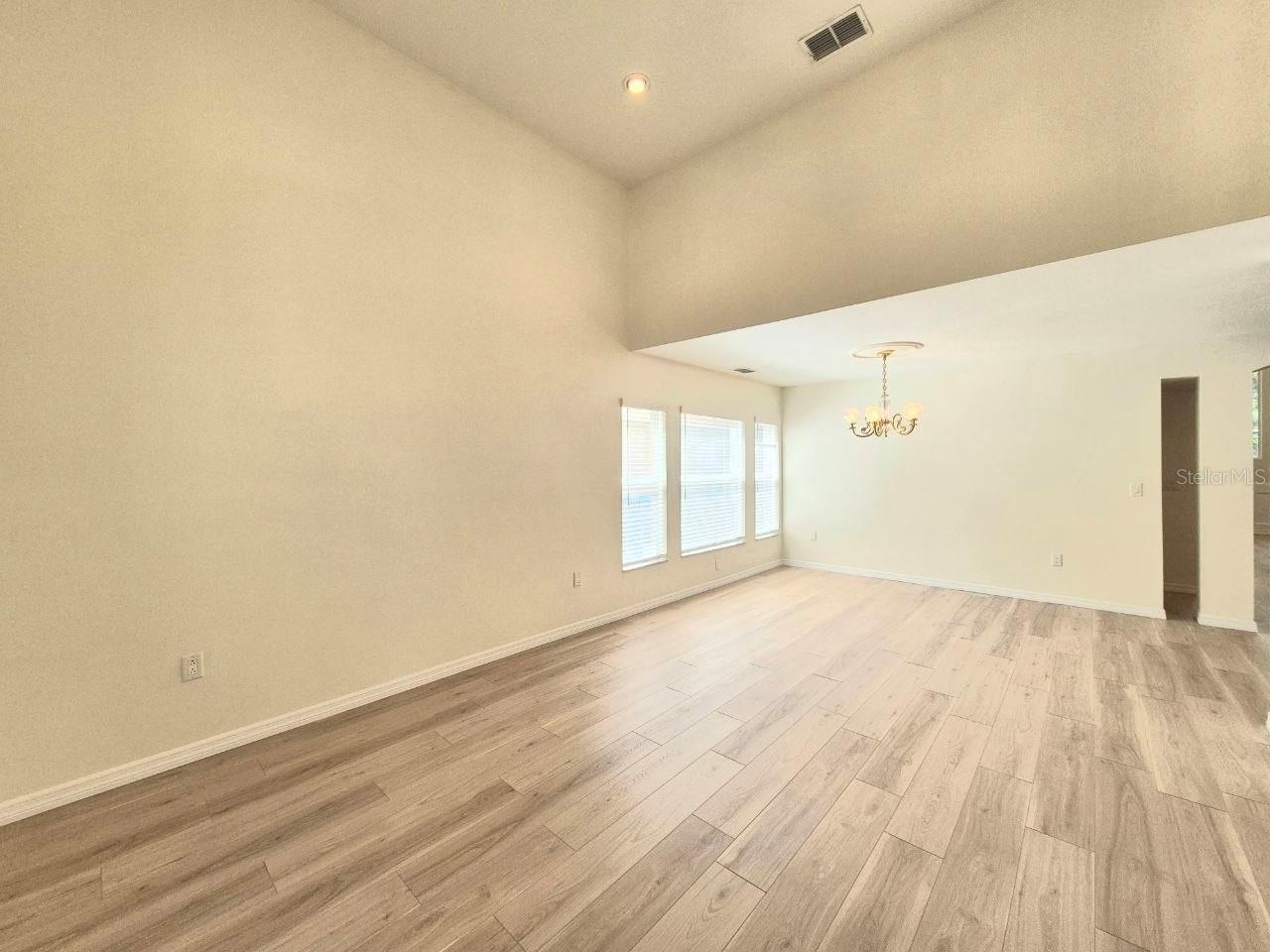 Image 6 of 68 For 2214 Green Oaks Lane