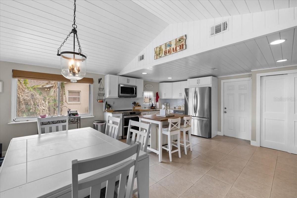 Image 12 of 45 For 15536 Century Drive