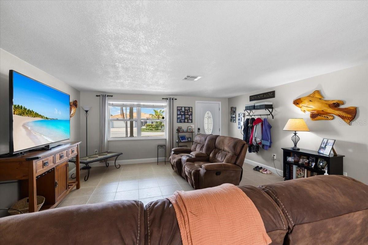 Image 14 of 45 For 15536 Century Drive