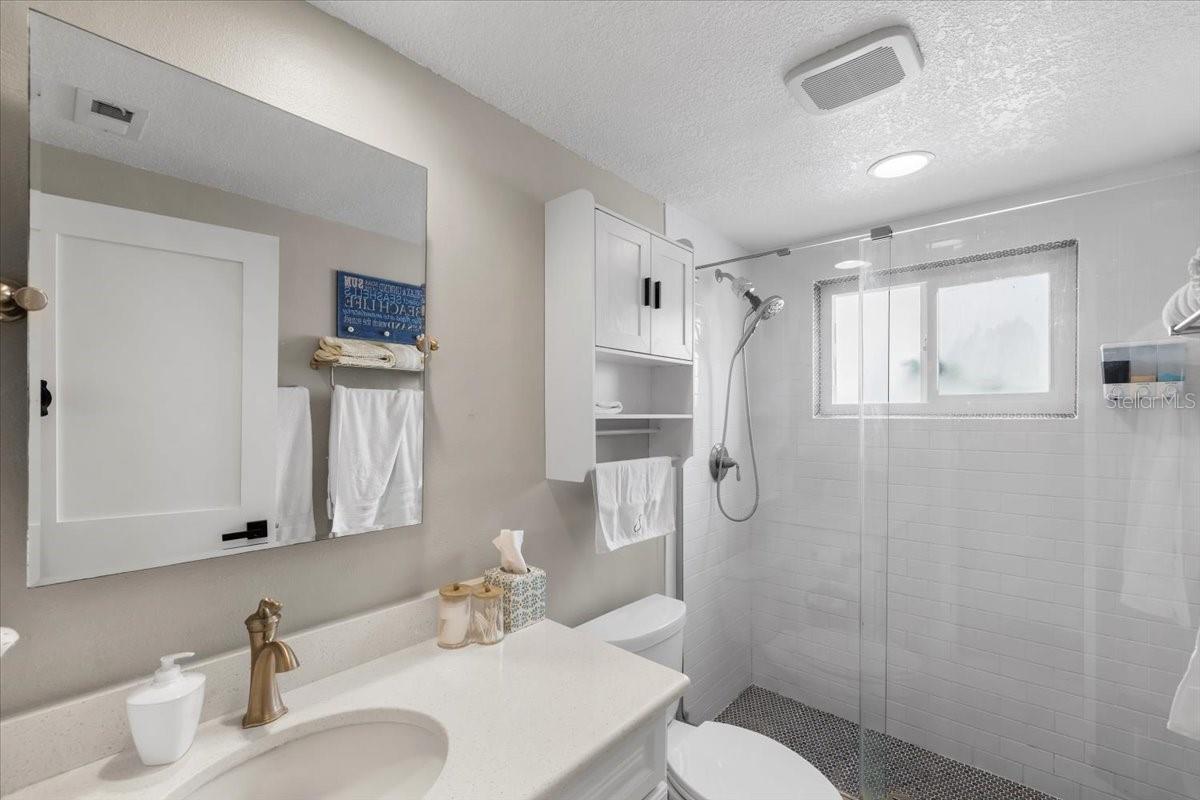 Image 20 of 45 For 15536 Century Drive