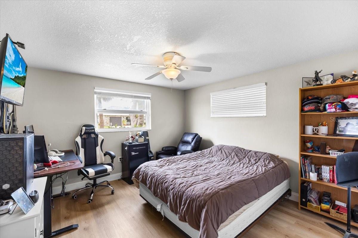 Image 21 of 45 For 15536 Century Drive