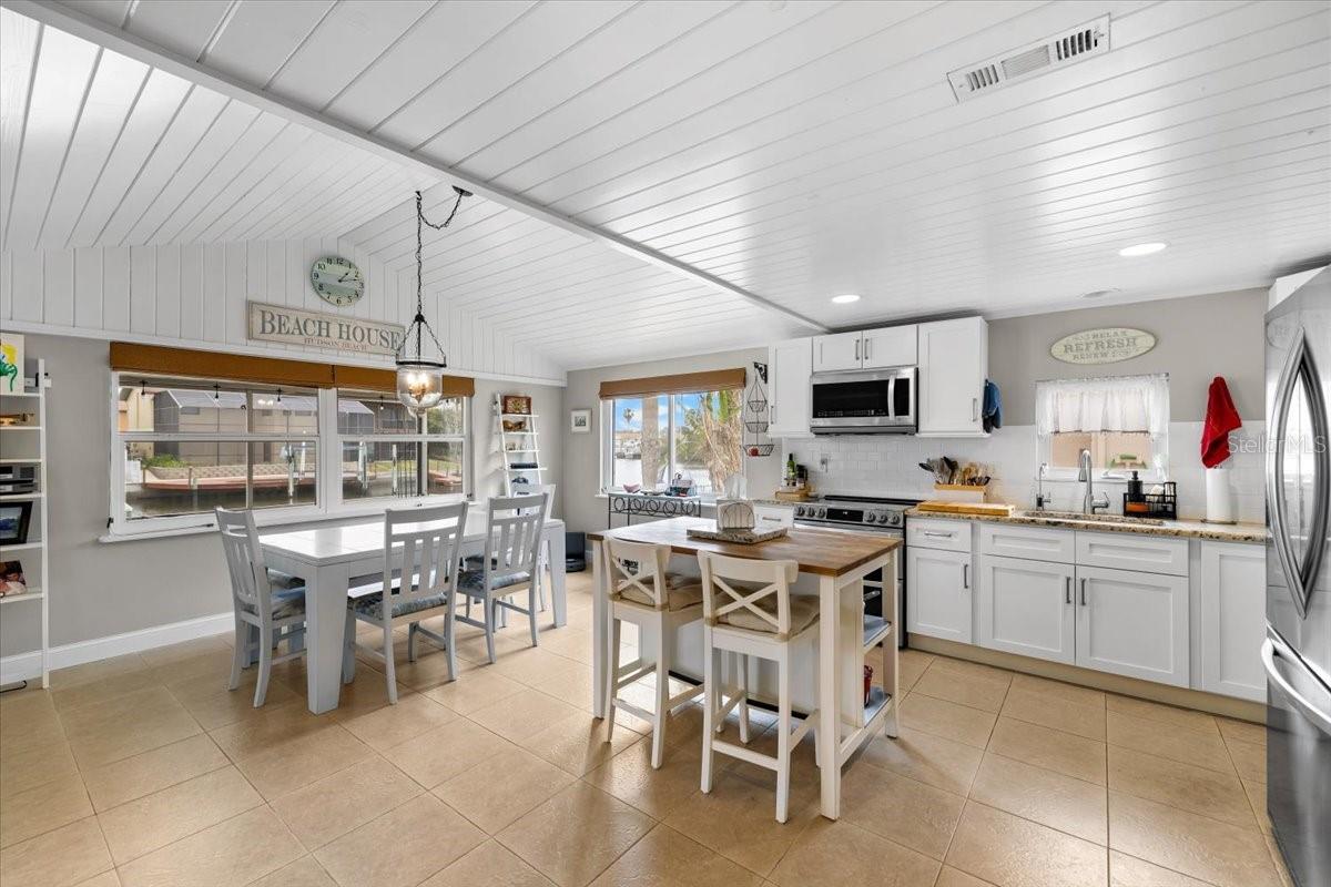 Image 8 of 45 For 15536 Century Drive