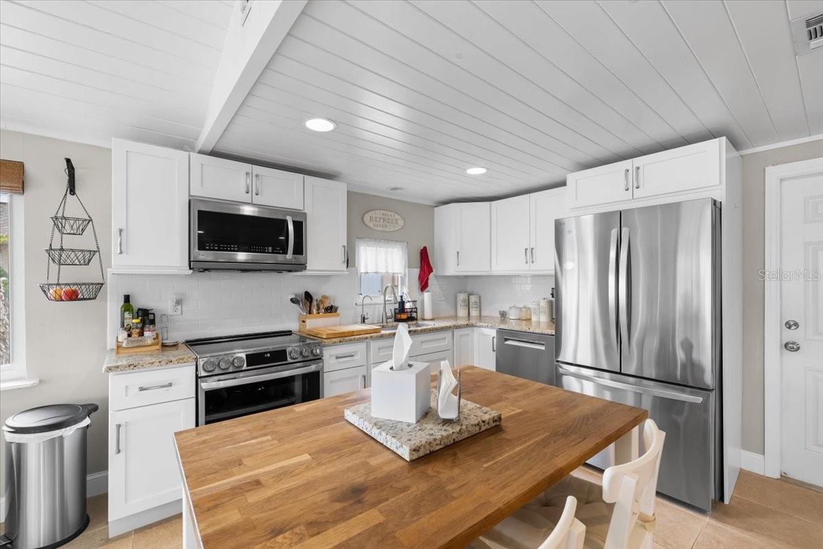 Image 9 of 45 For 15536 Century Drive