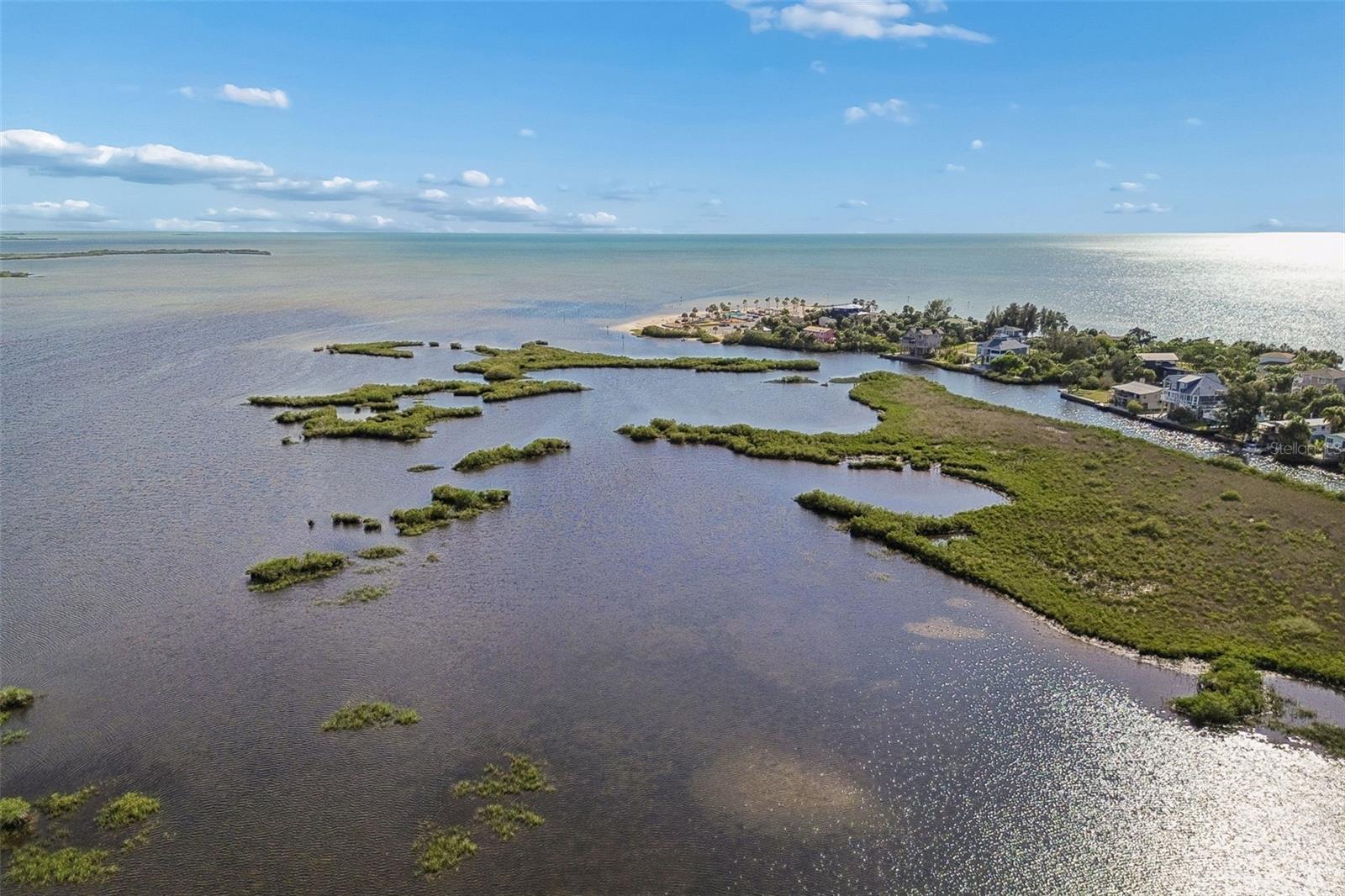 Listing photo id 10 for 10501 Pine Island Drive