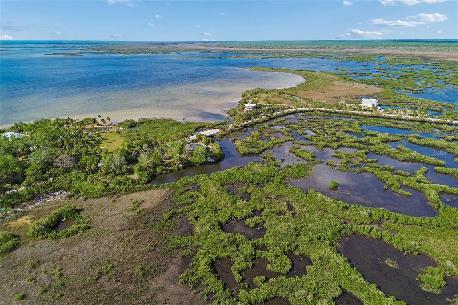 Listing photo id 13 for 10501 Pine Island Drive