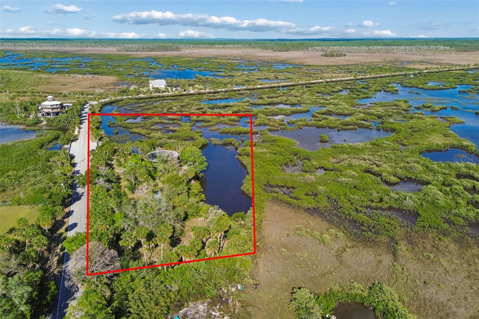 Listing photo id 17 for 10501 Pine Island Drive
