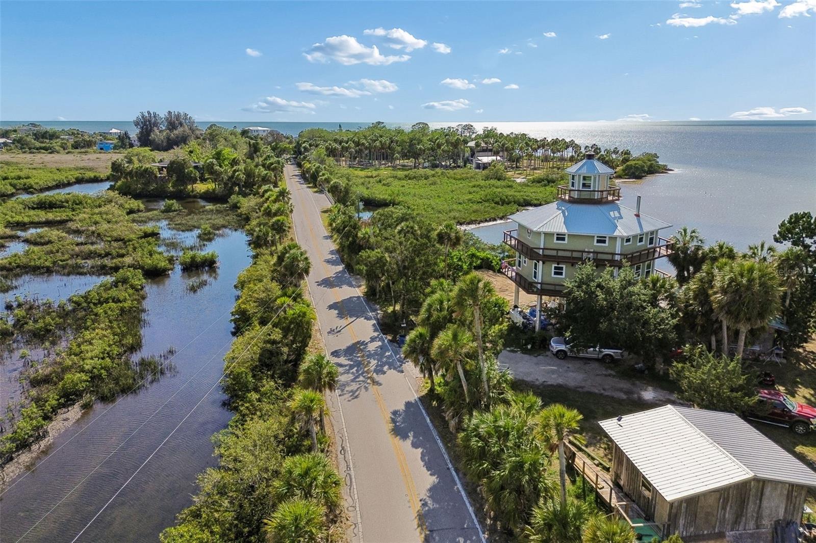 Listing photo id 0 for 10501 Pine Island Drive