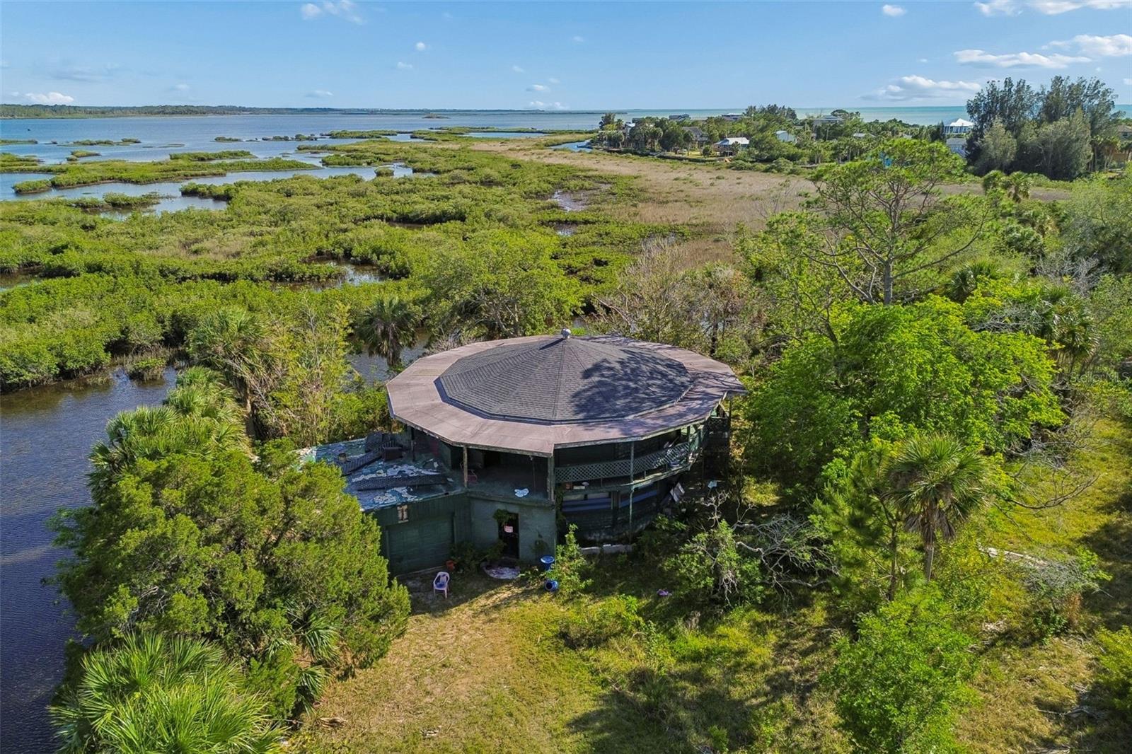 Listing photo id 23 for 10501 Pine Island Drive