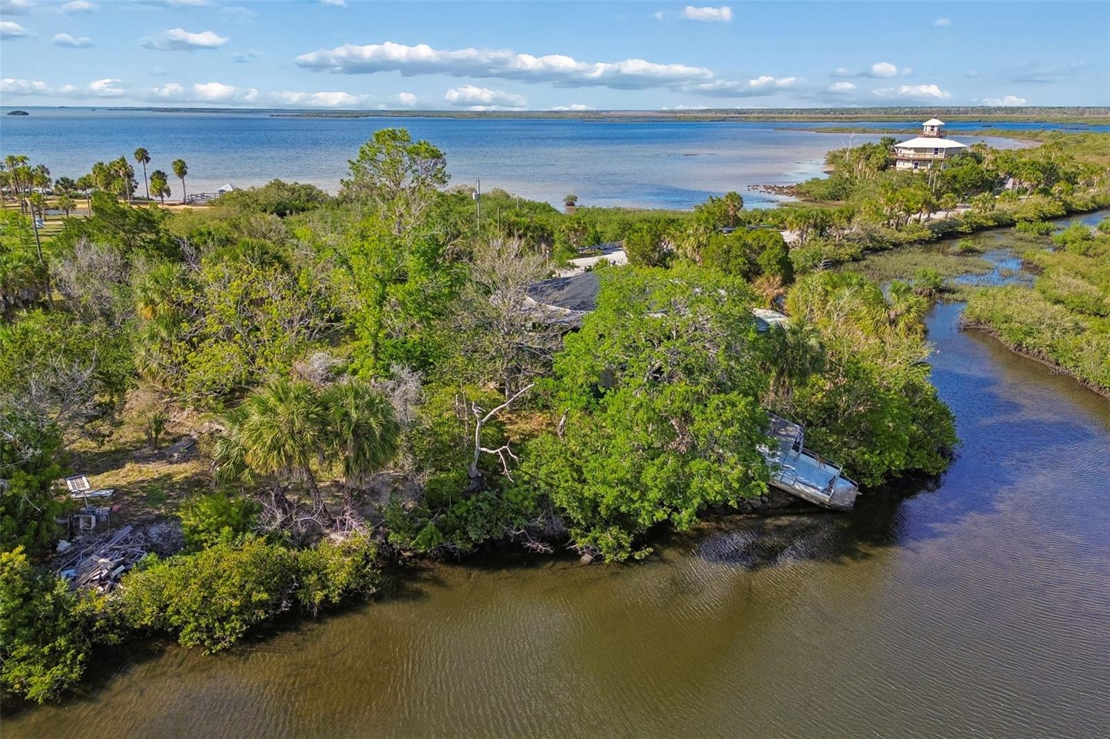 Listing photo id 25 for 10501 Pine Island Drive