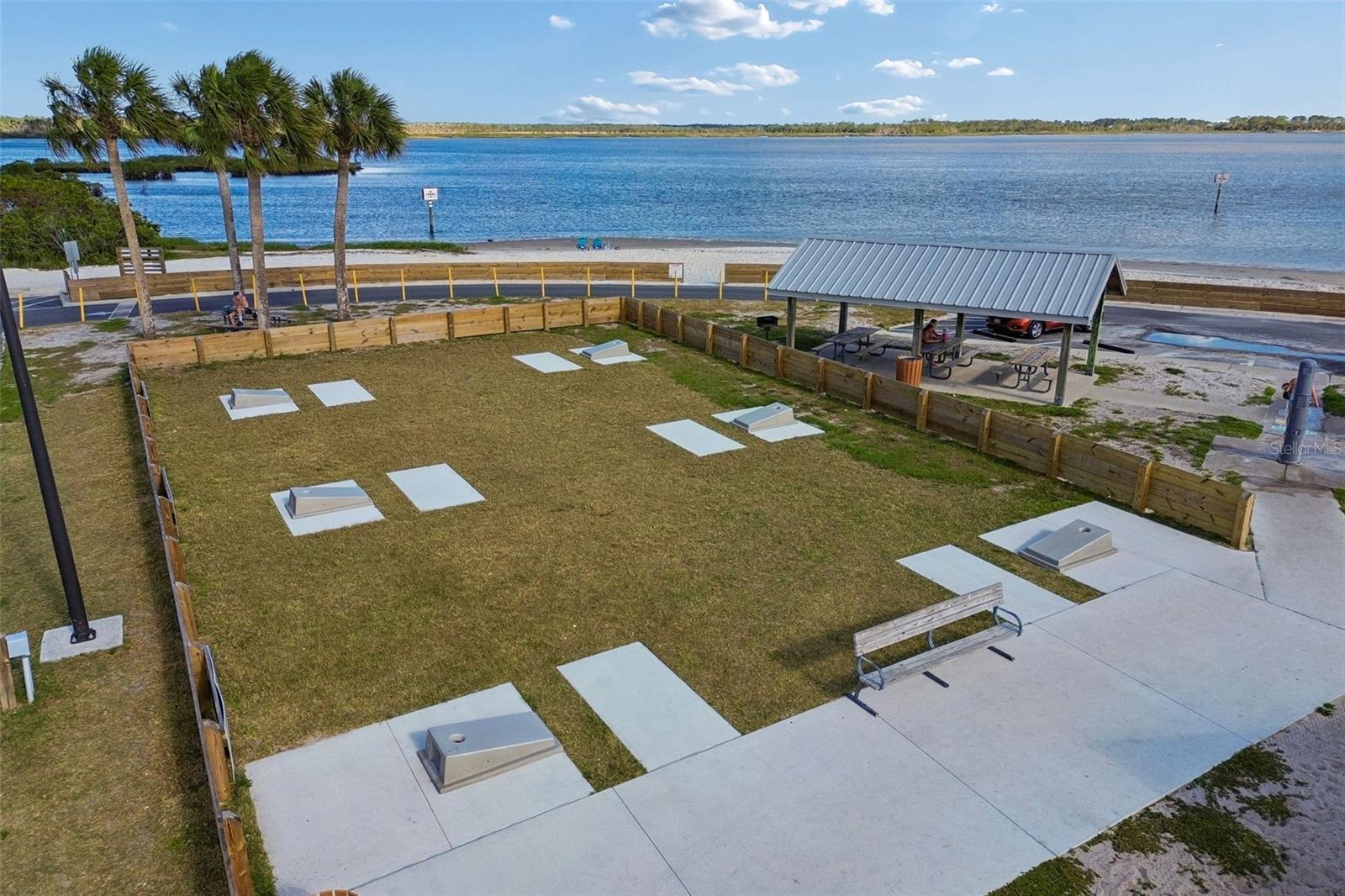 Listing photo id 34 for 10501 Pine Island Drive