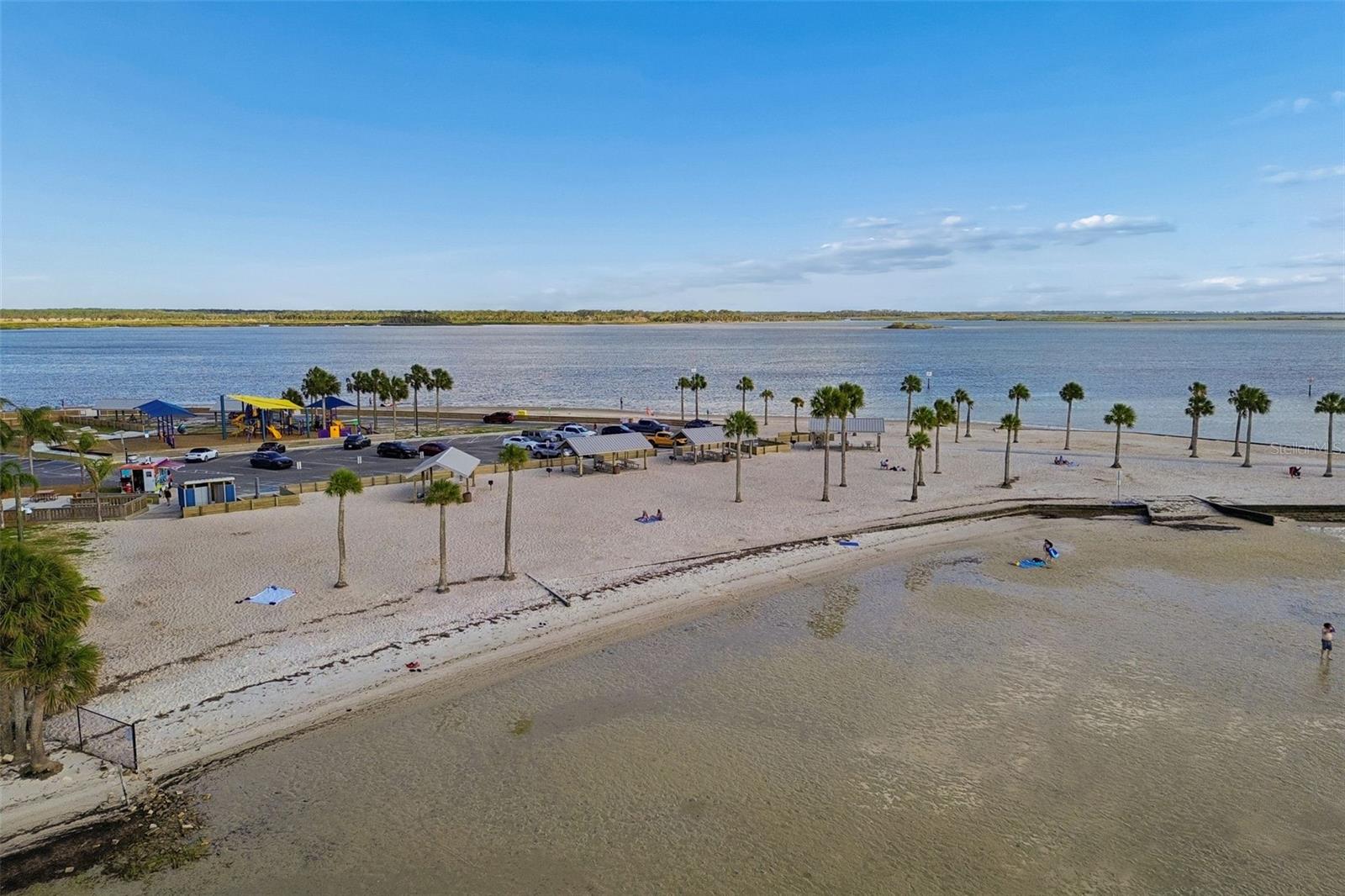 Listing photo id 40 for 10501 Pine Island Drive