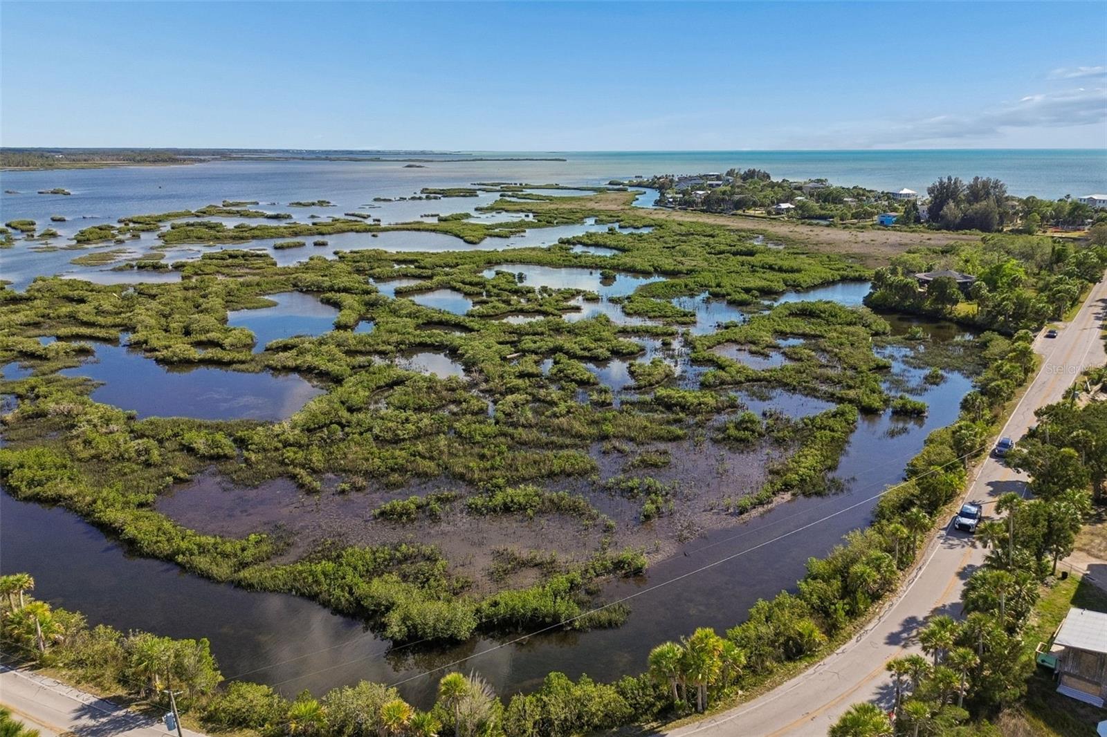 Listing photo id 3 for 10501 Pine Island Drive