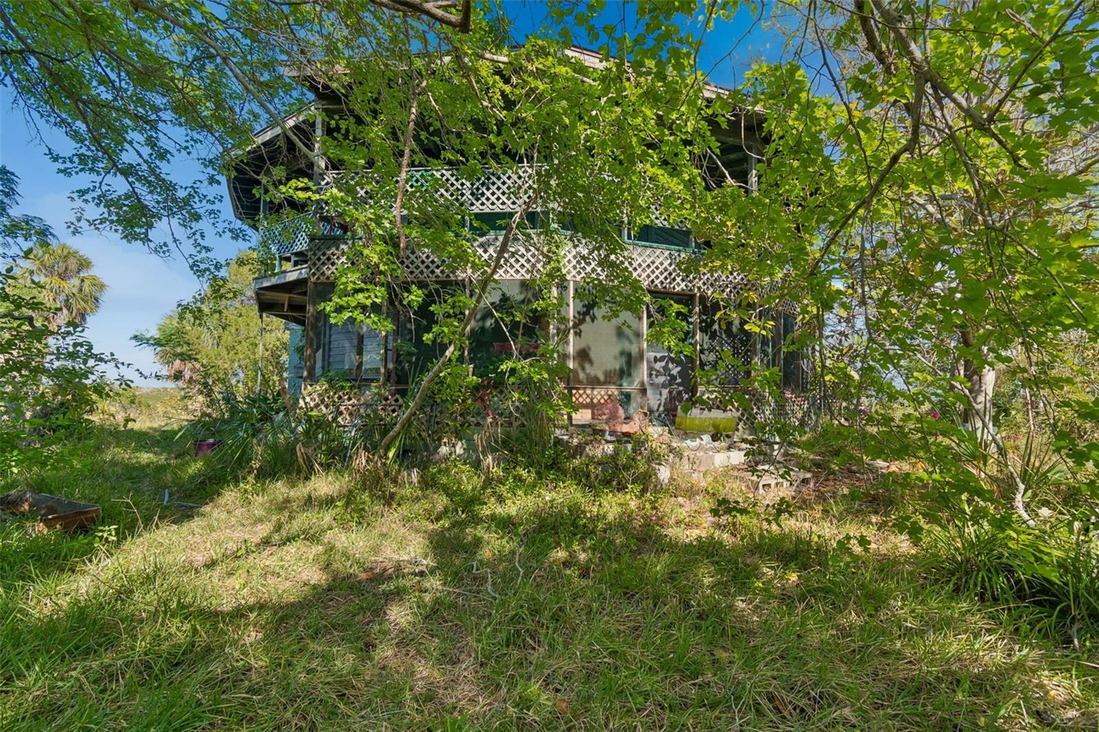 Listing photo id 51 for 10501 Pine Island Drive