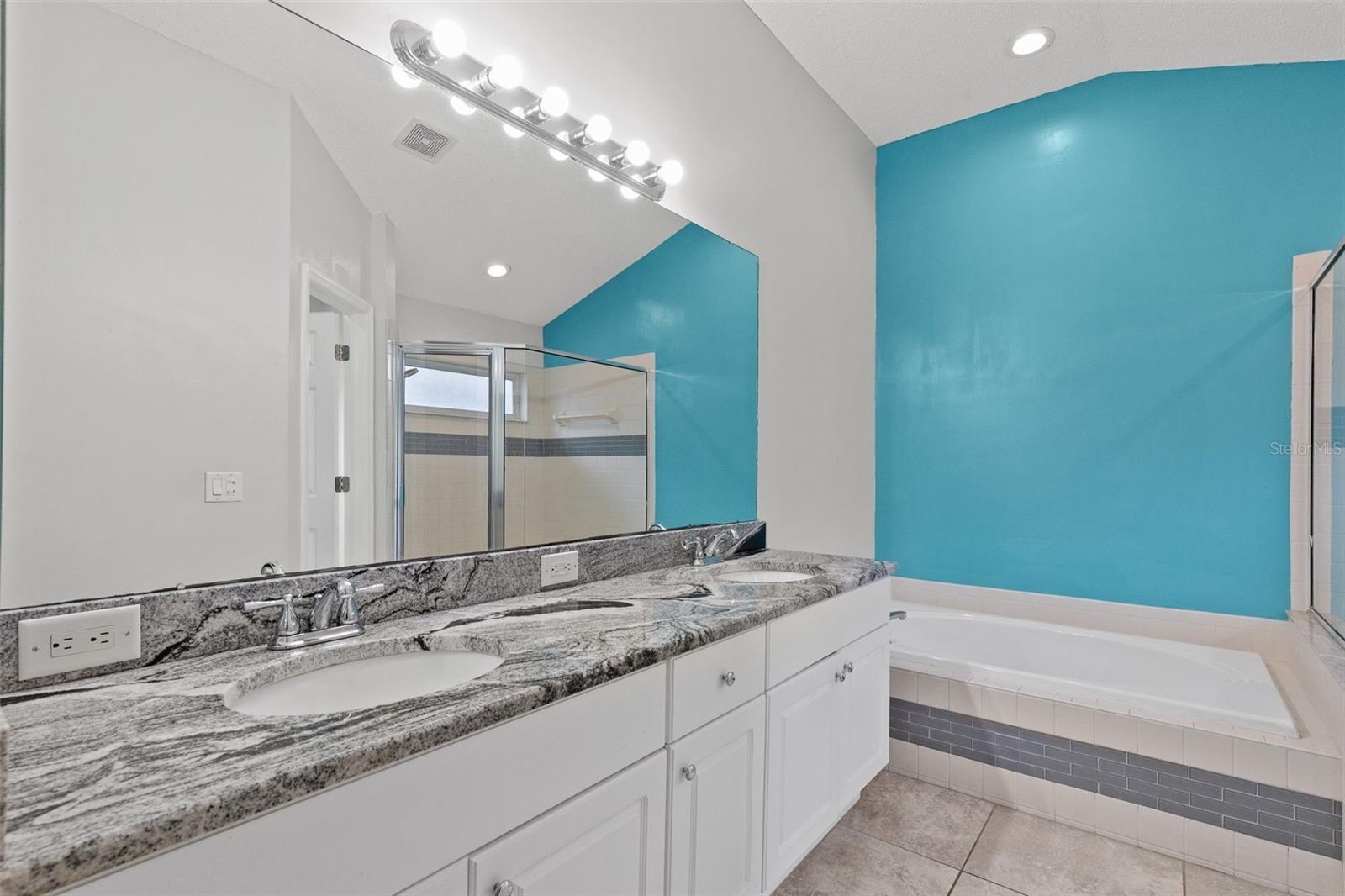 Image 23 of 39 For 4508 New Dawn Court