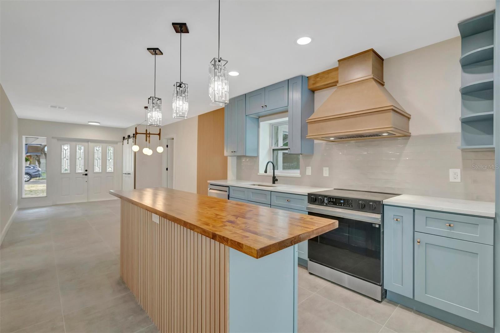 Image 10 of 58 For 647 74th Avenue N