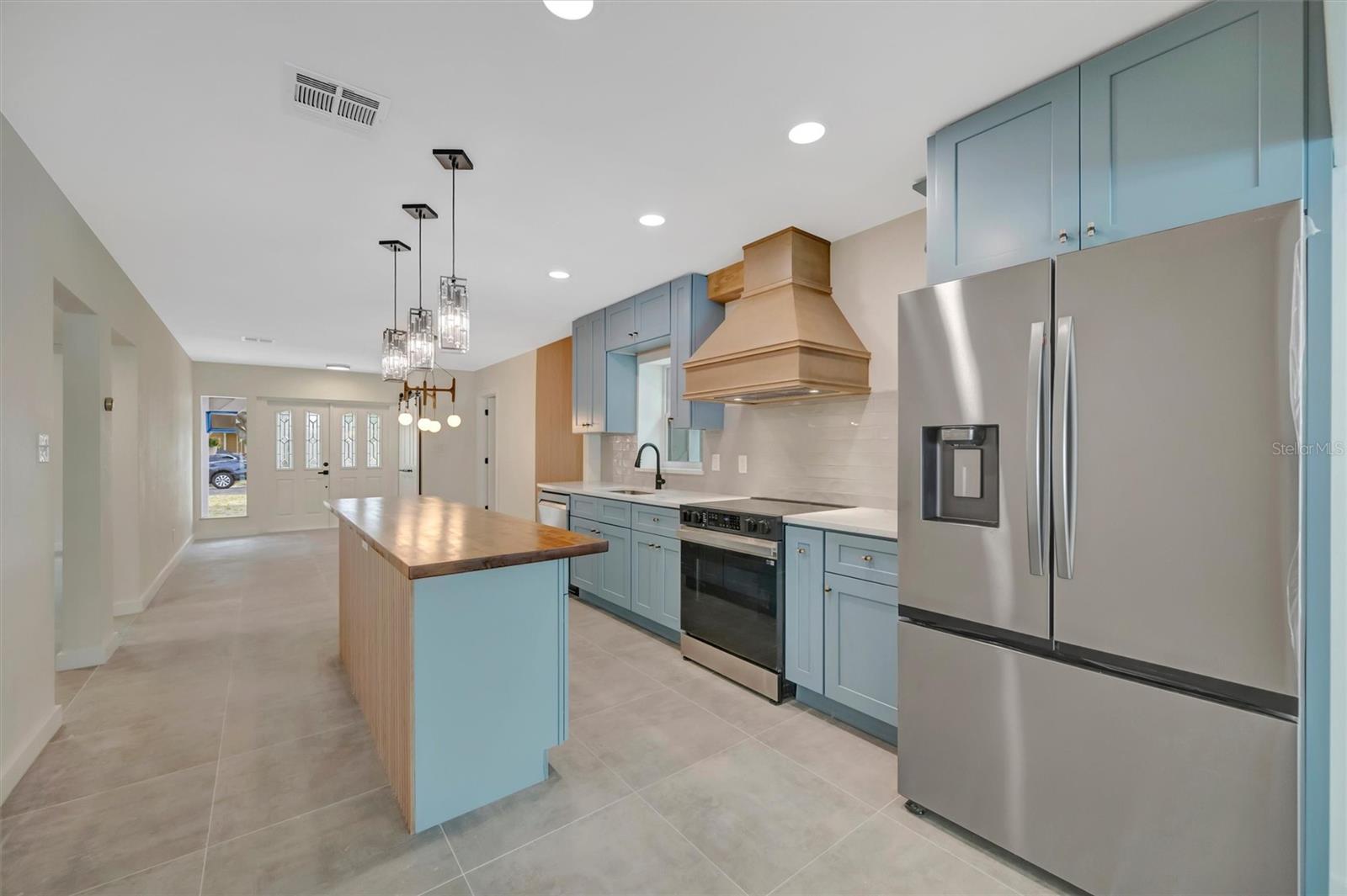 Image 11 of 58 For 647 74th Avenue N