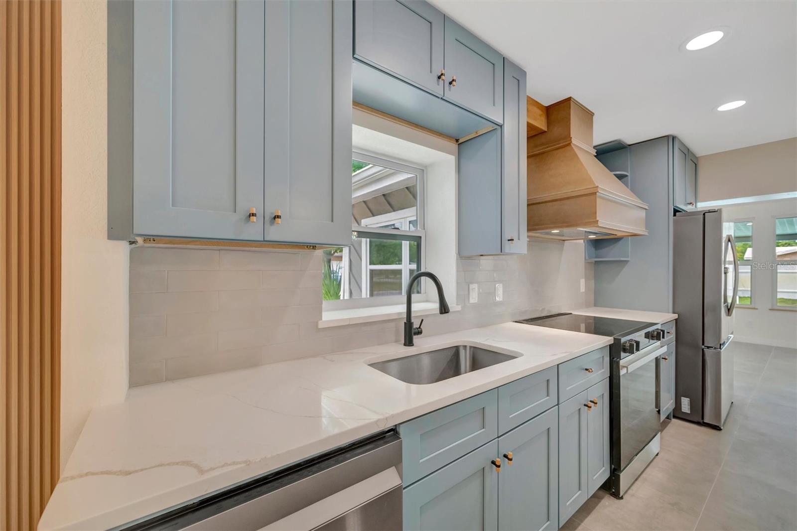 Image 15 of 58 For 647 74th Avenue N