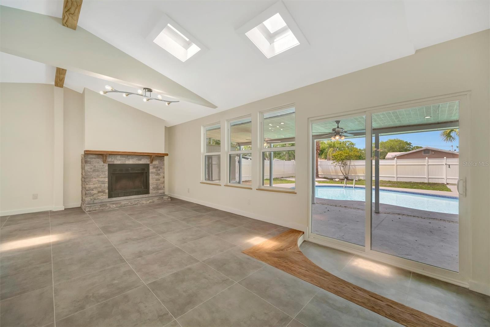 Image 17 of 58 For 647 74th Avenue N