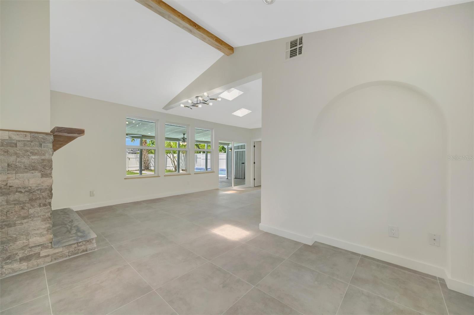 Image 21 of 58 For 647 74th Avenue N