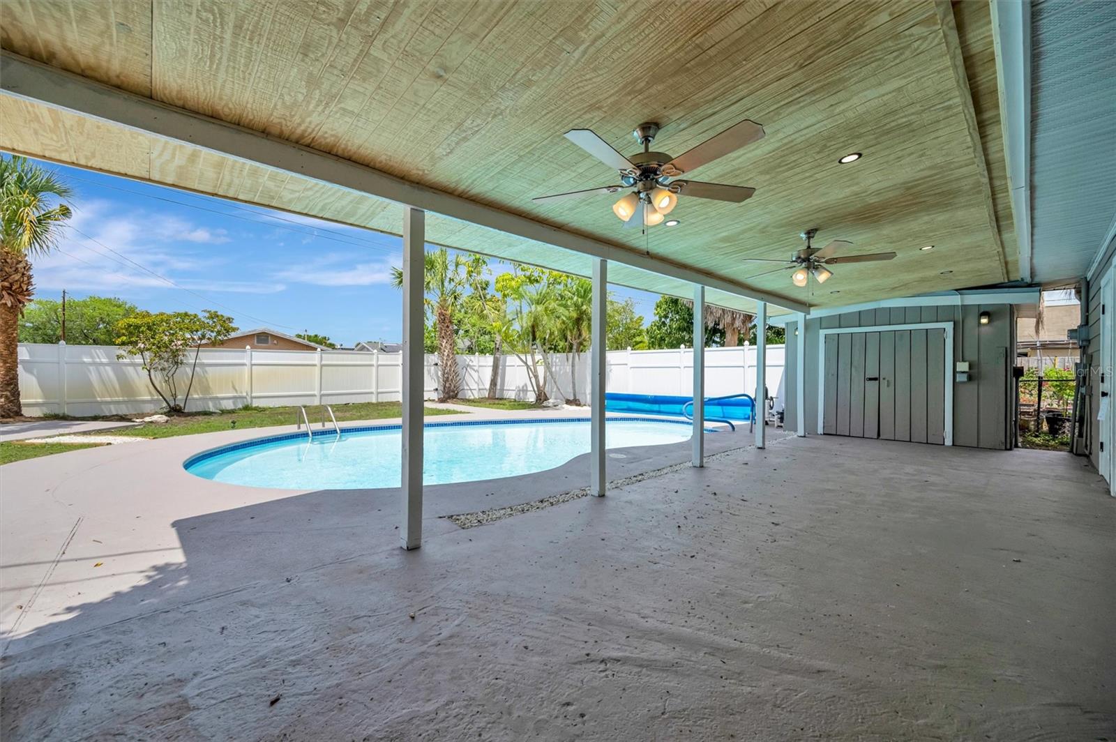 Image 41 of 58 For 647 74th Avenue N