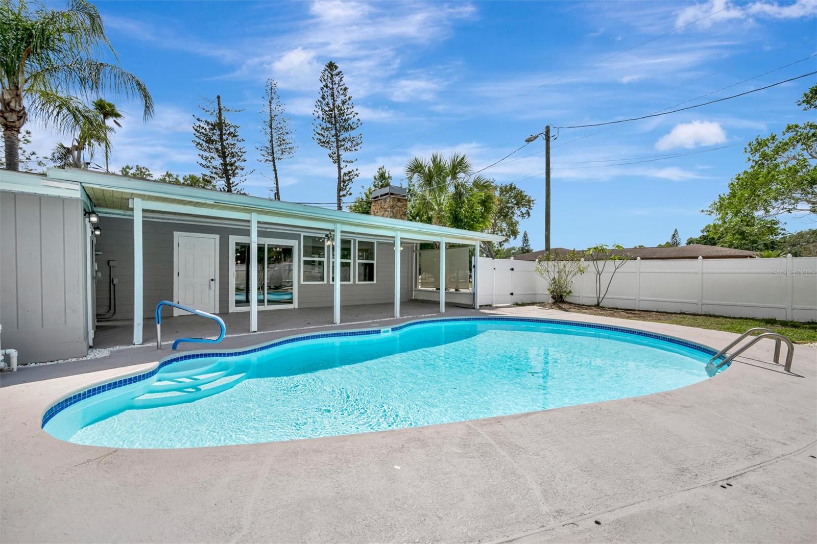Image 42 of 58 For 647 74th Avenue N