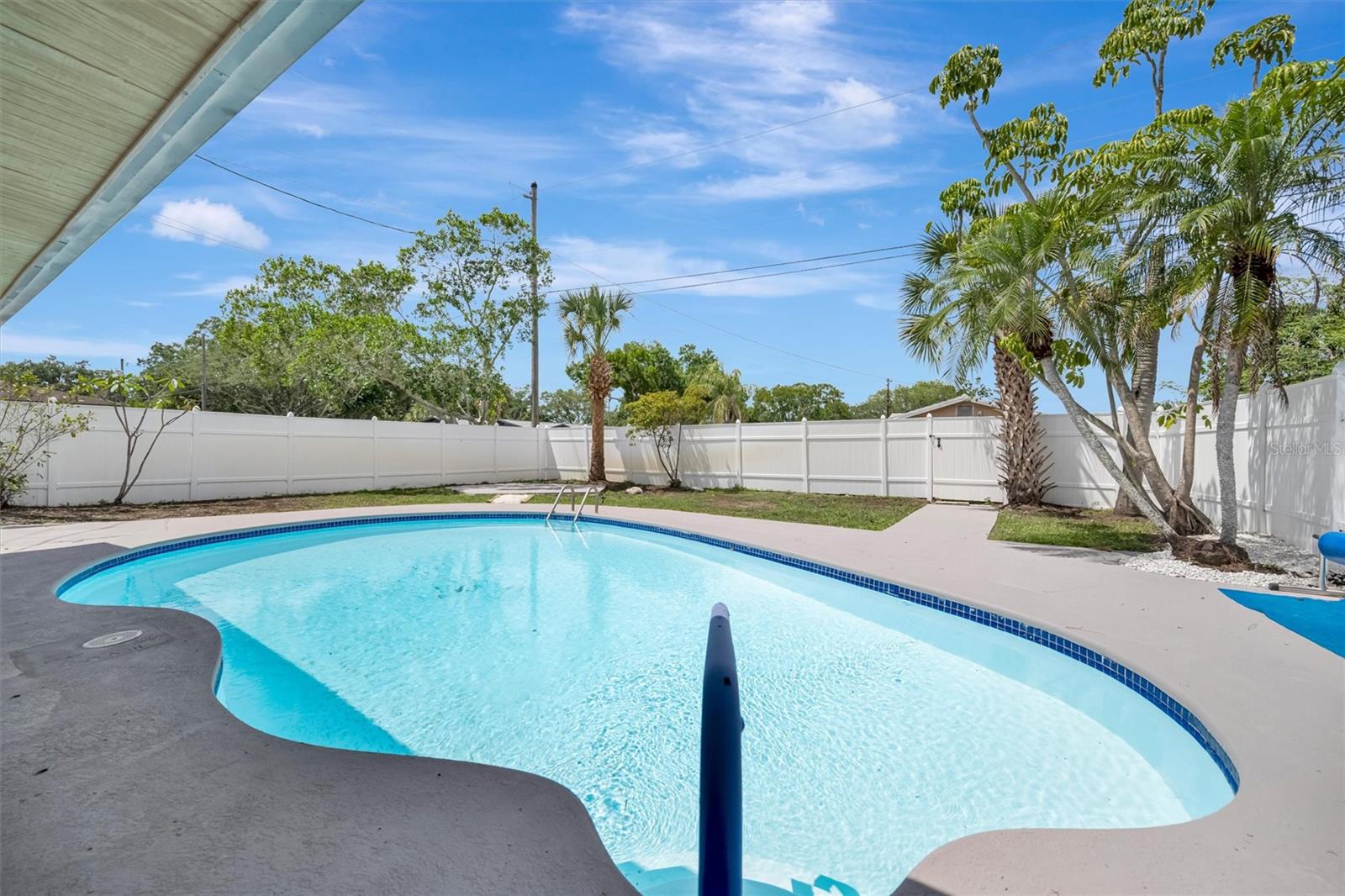 Image 44 of 58 For 647 74th Avenue N