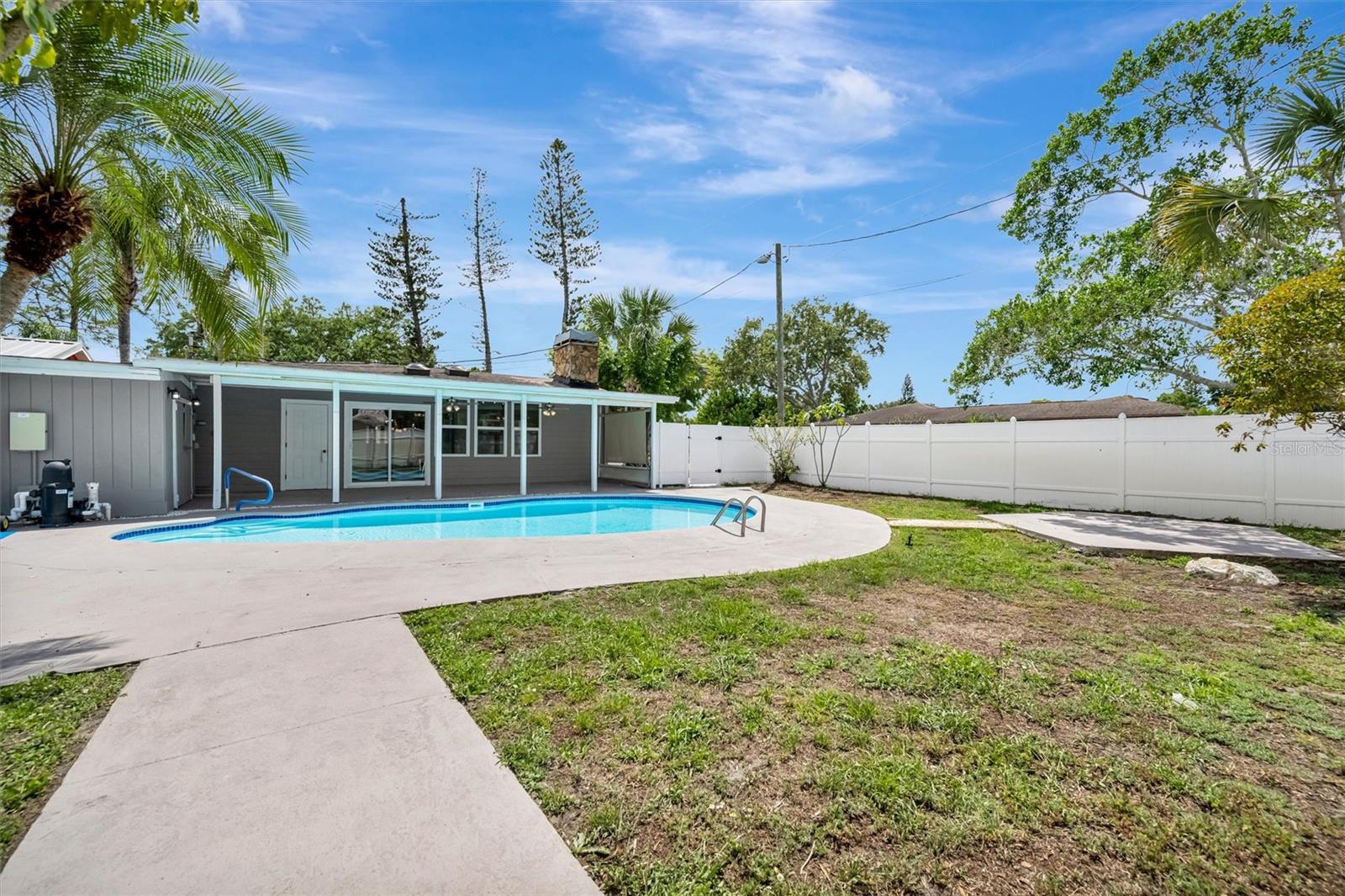 Image 45 of 58 For 647 74th Avenue N