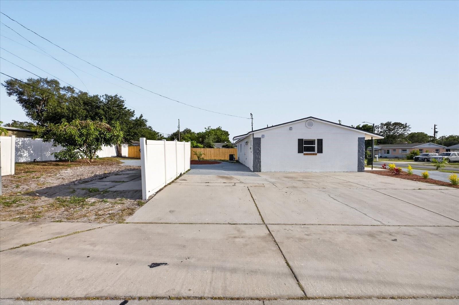 Image 5 of 32 For 13589 120th Street