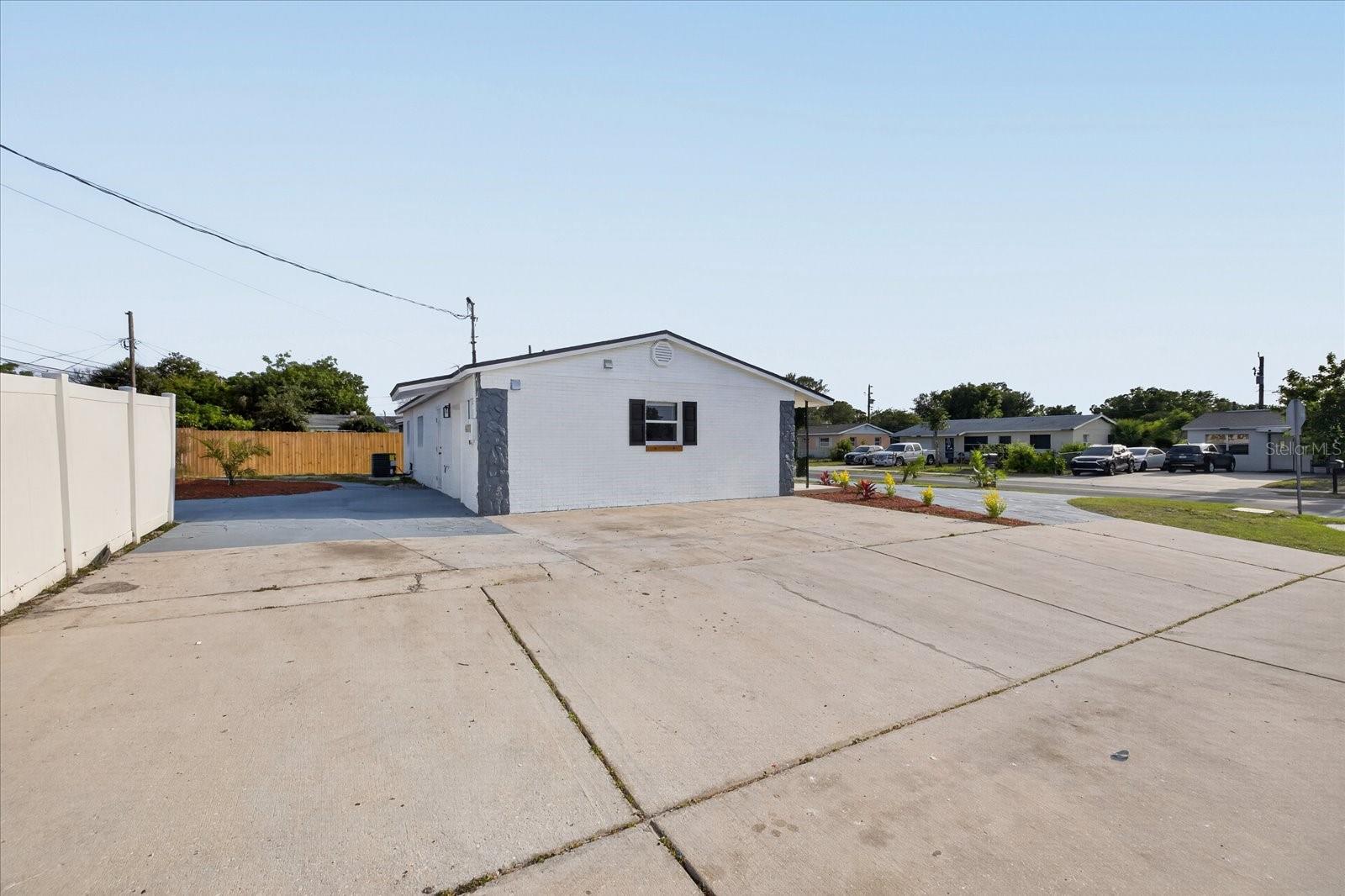 Image 6 of 32 For 13589 120th Street