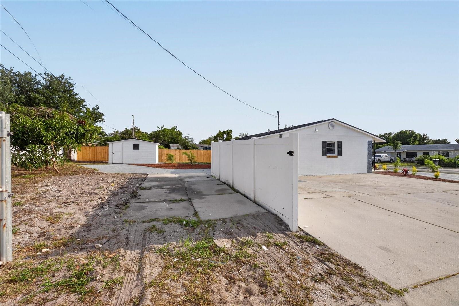 Image 7 of 32 For 13589 120th Street