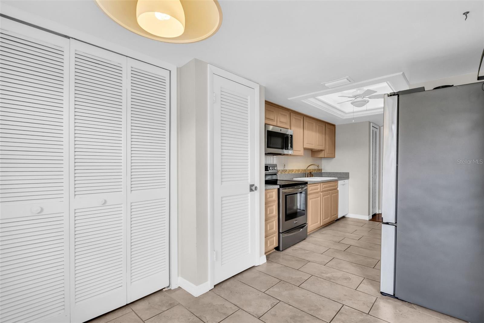 Image 17 of 46 For 120 Evelyn Court