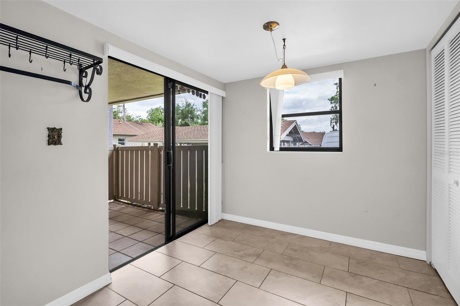 Image 19 of 46 For 120 Evelyn Court