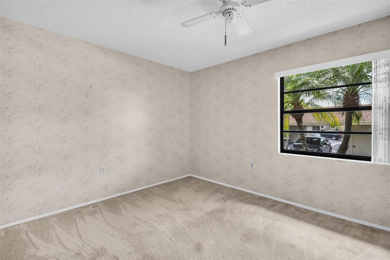 Image 23 of 46 For 120 Evelyn Court