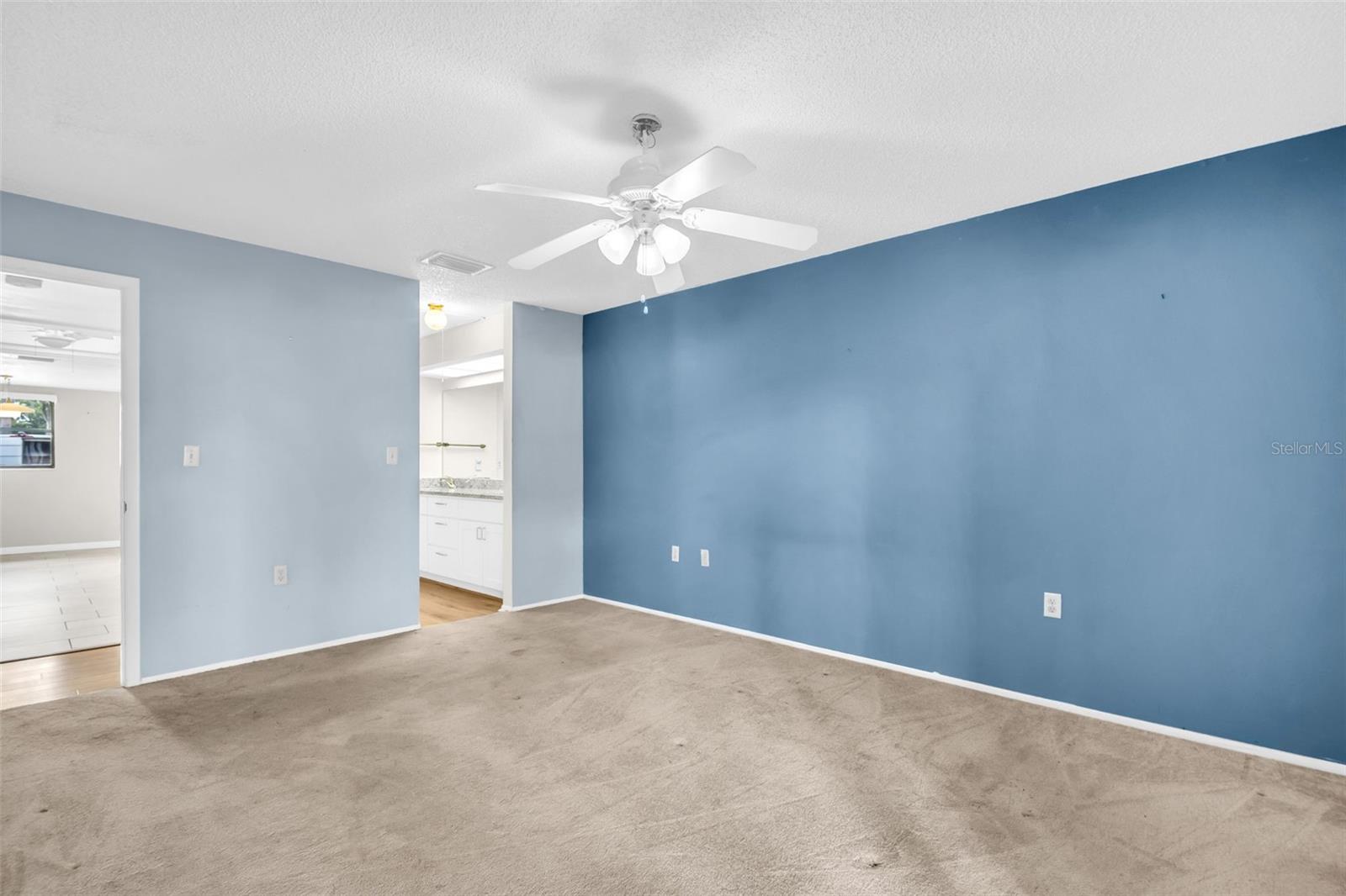 Image 30 of 46 For 120 Evelyn Court