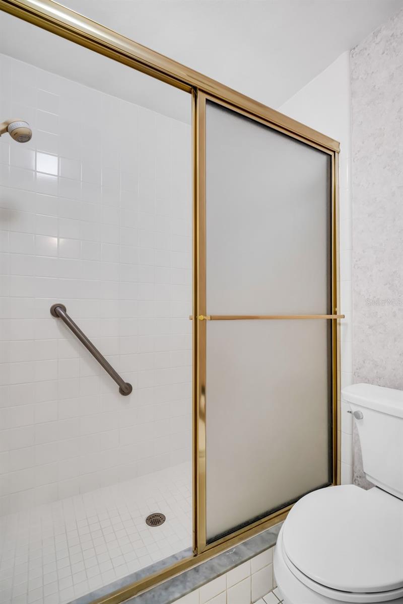 Image 37 of 46 For 120 Evelyn Court