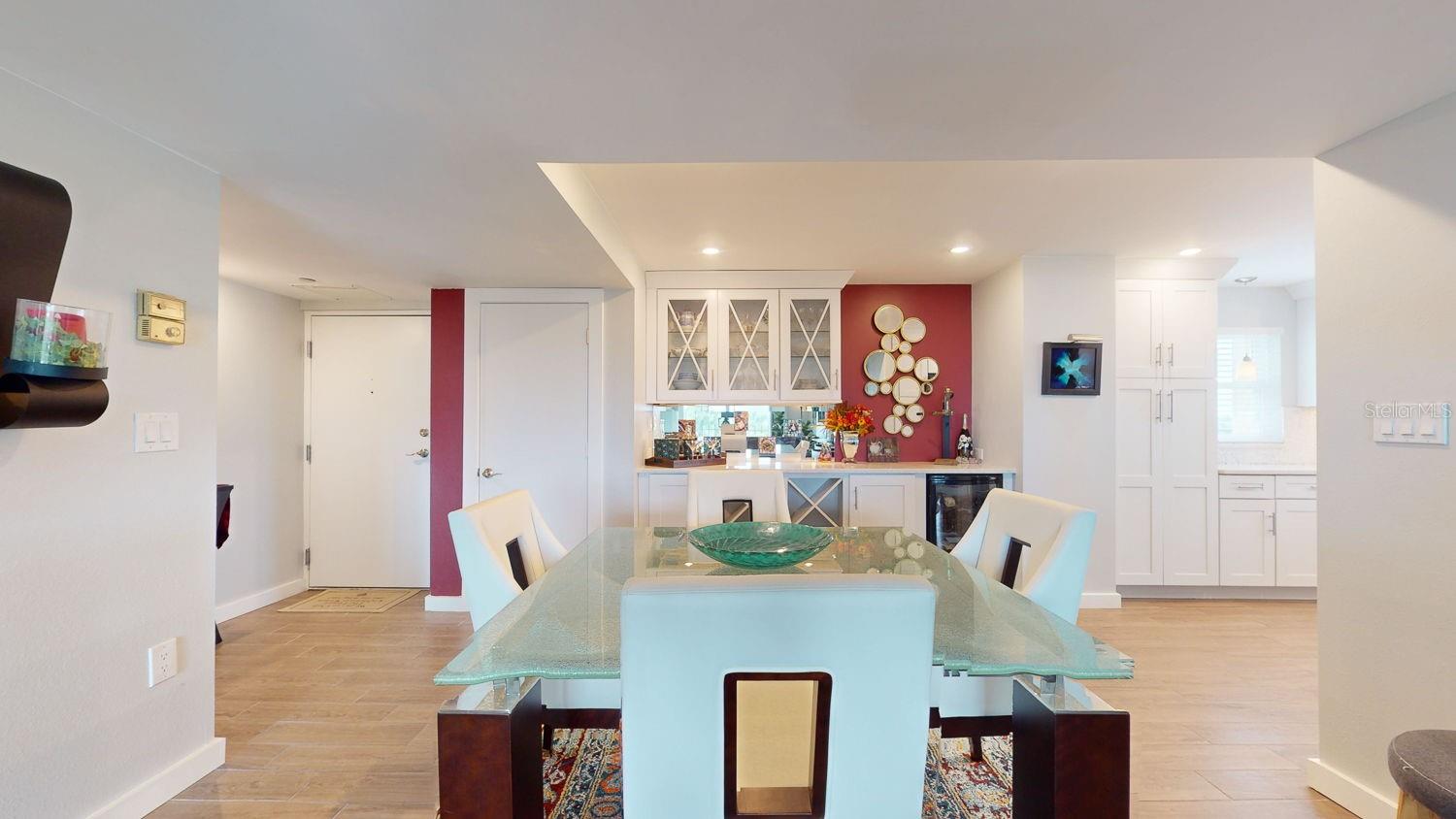 Image 11 of 75 For 1120 Shore Drive Ne 501