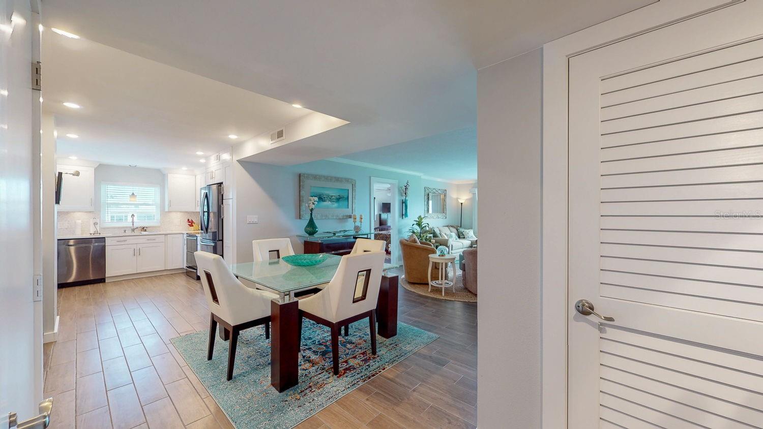 Image 12 of 75 For 1120 Shore Drive Ne 501